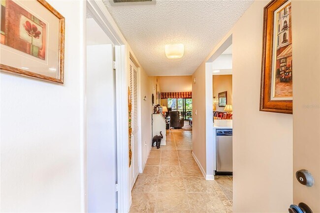 Photo - 688 Bird Bay Cir Unidad 27