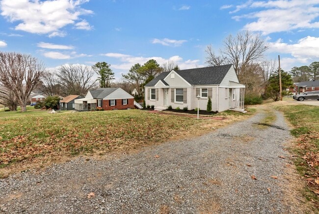 Photo - Conveniently Located off Memorial Dr! Lovely 2 Bed 1 Bath Home!