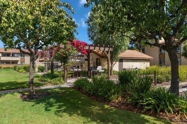Villa Camarillo Apartments