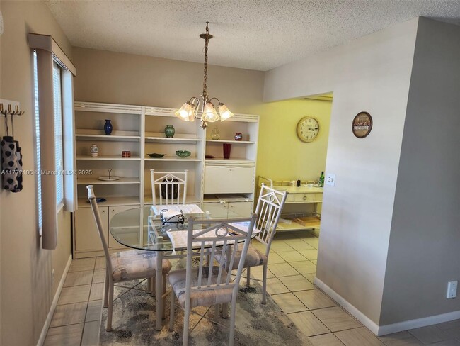 Building Photo - 356 Grantham E Unit 356 Rental