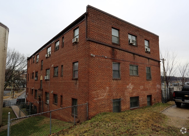 Photo - 4540 Benning Rd SE