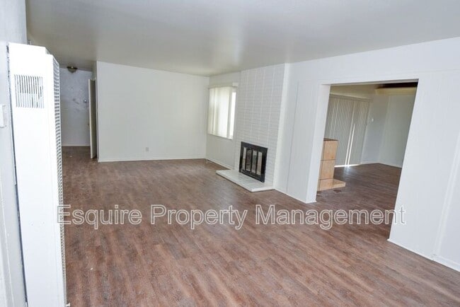 Photo - 405 Spruce St