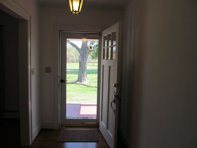 Photo - Great Waterfront Retreat