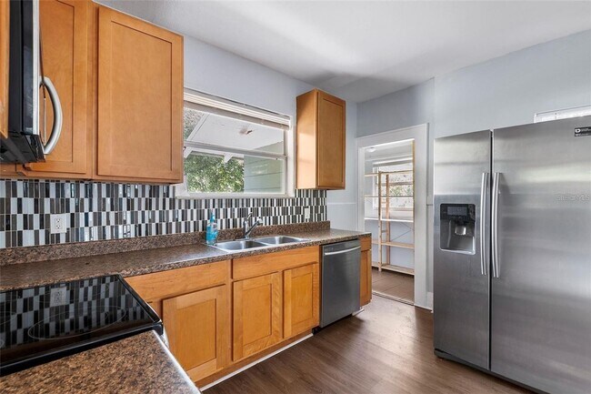 Photo - ARMATURE WORKS HOME FOR RENT!!