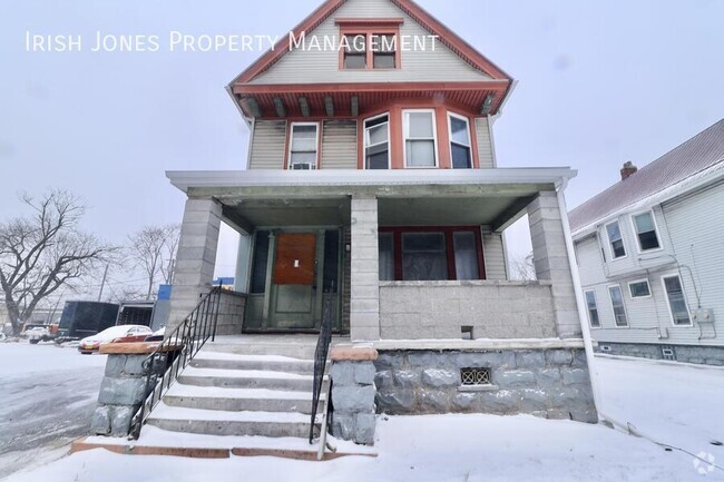 Building Photo - 532 Grant St Unit Lower Rental