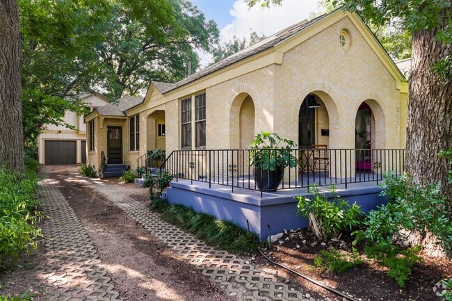 Building Photo - 3812 Duval St Rental