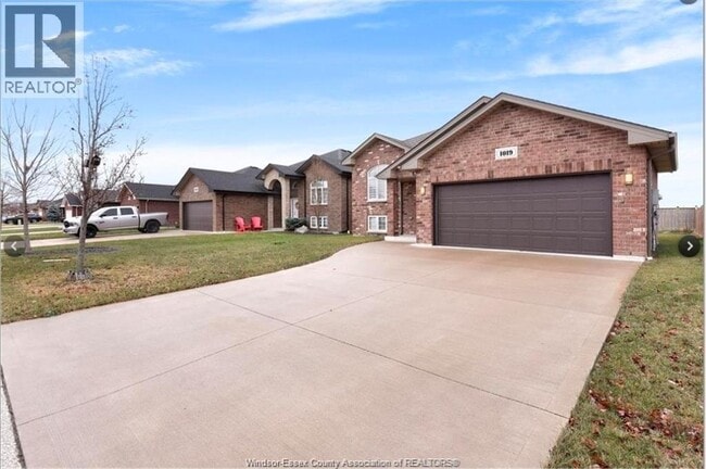 Photo - 1019 Aspen Ridge Cres