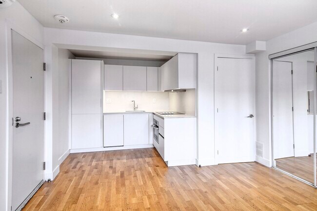 Photo - 25 Av des Pins O Unit 436