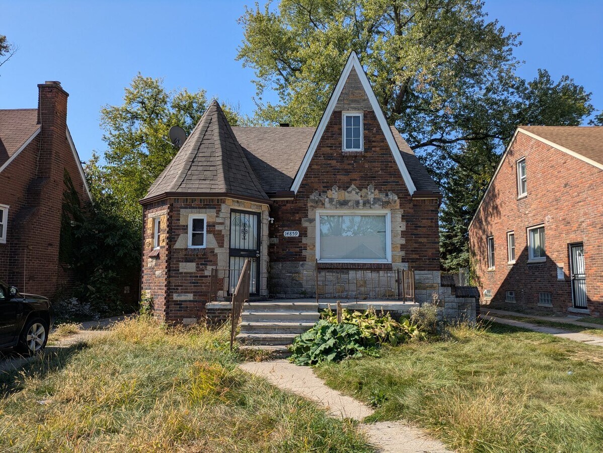 Photo - 14859 Hubbell Ave