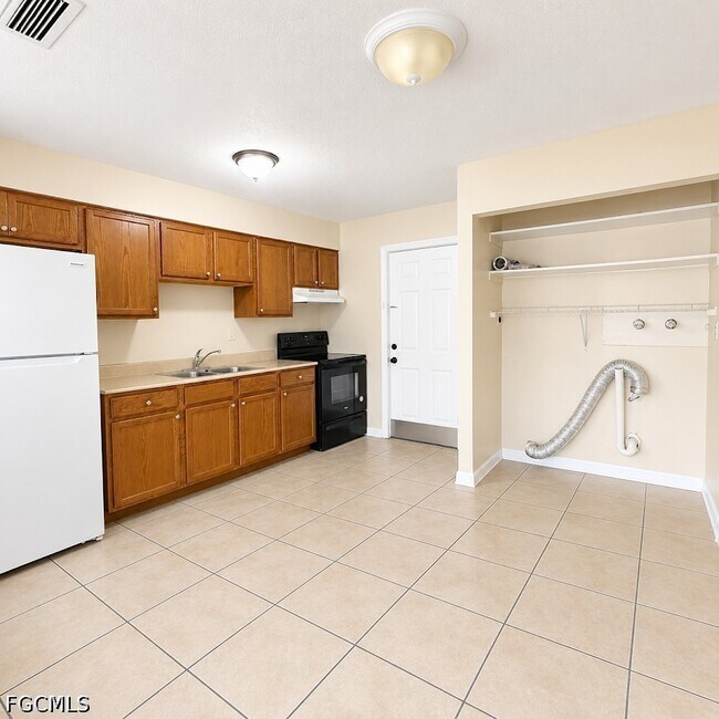 Photo - 5469 Sixth Ave