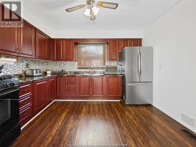 Photo - 1205 Oak Ave