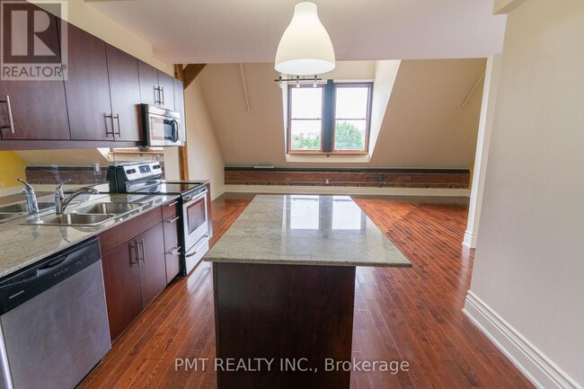 Photo - 200 Stinson St Unité PH17