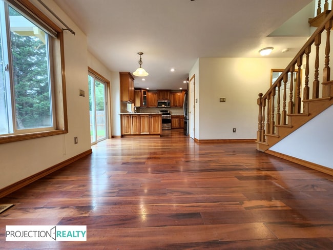 Photo - 33994-33997 7 Oaks Dr