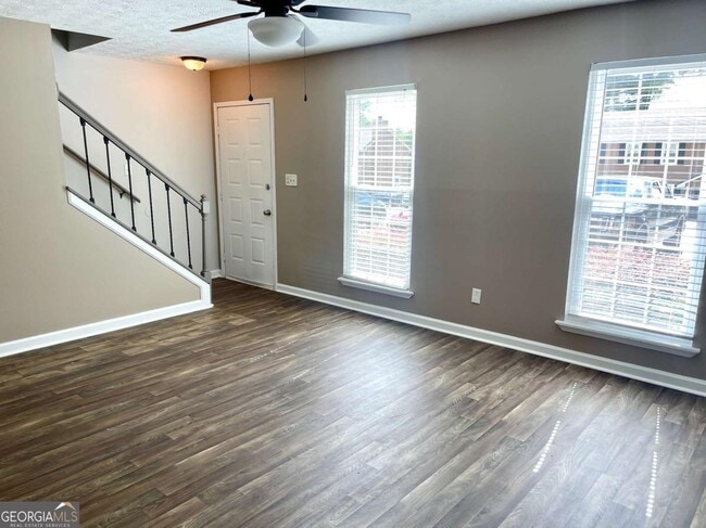 Photo - 122 Jackson Dr Townhome