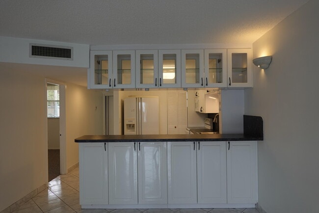 Photo - 5321 NE 24th Terrace Unidad 112a