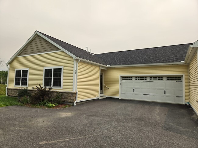 Building Photo - 75 Ivan Dr Unit 75 Ivan Drive