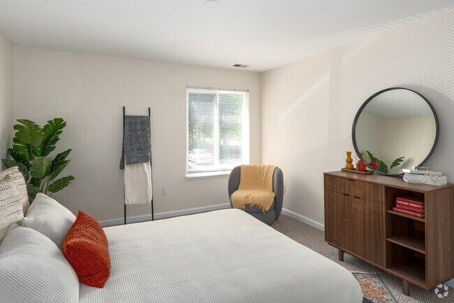 2BR, 1 BA - 927SF