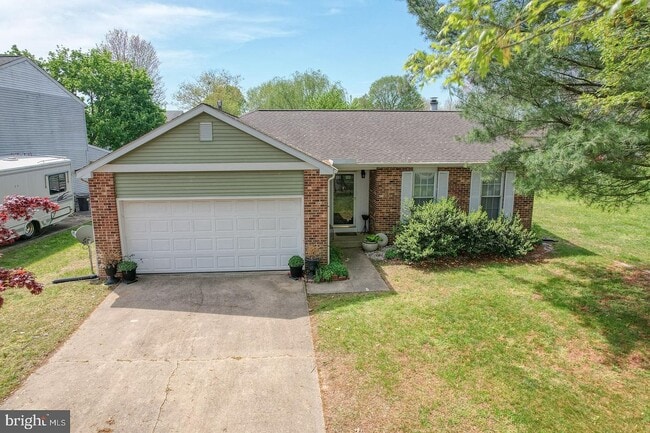 Building Photo - 12 Squire Cir