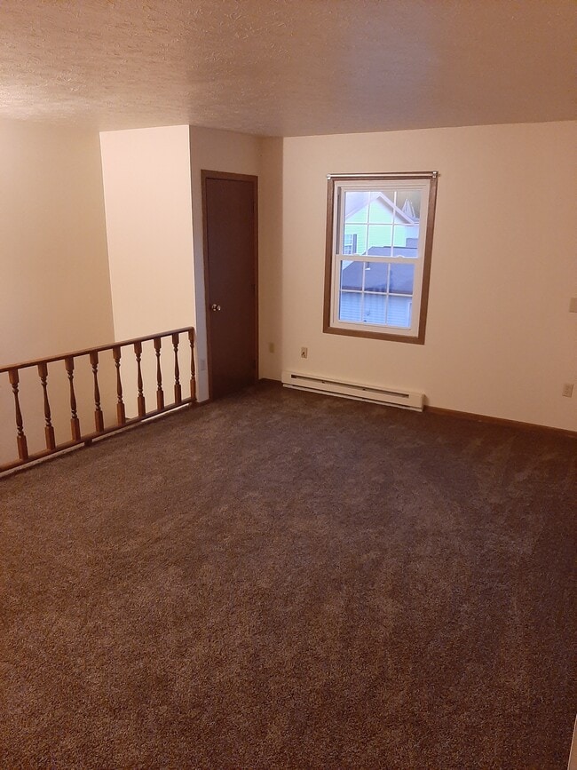 Building Photo - 1164 S Lincoln Ave Unit B Rental