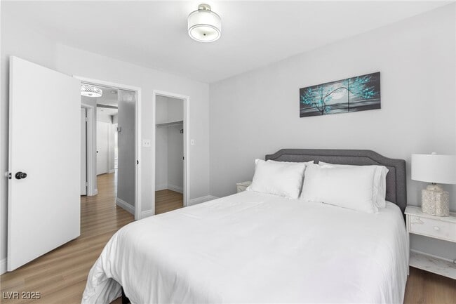 Building Photo - 2701 Sattley Cir