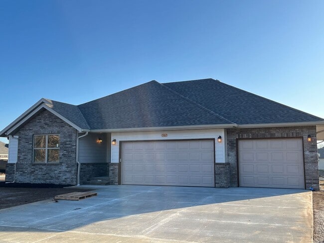 Building Photo - Nearly new 3 bed, 3 bath with Springfield ... Rental