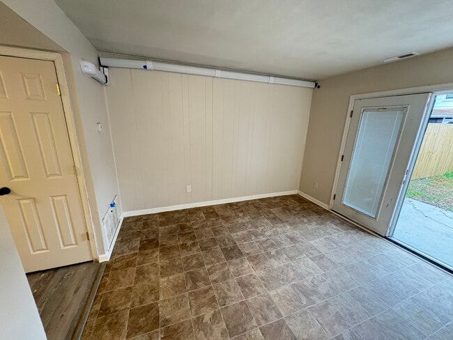 Photo - 813 S Grosvenor Ct