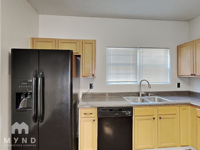 Photo - 5050 Oakley Commons Blvd