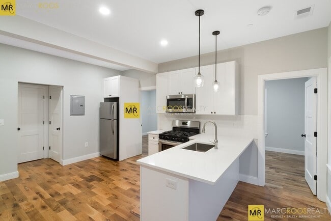 Photo - 477 Meridian St Unit 2