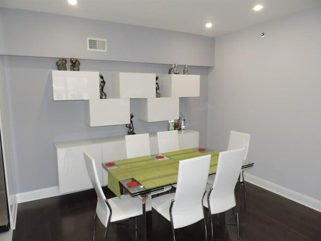 Photo - 84 Bloomfield St