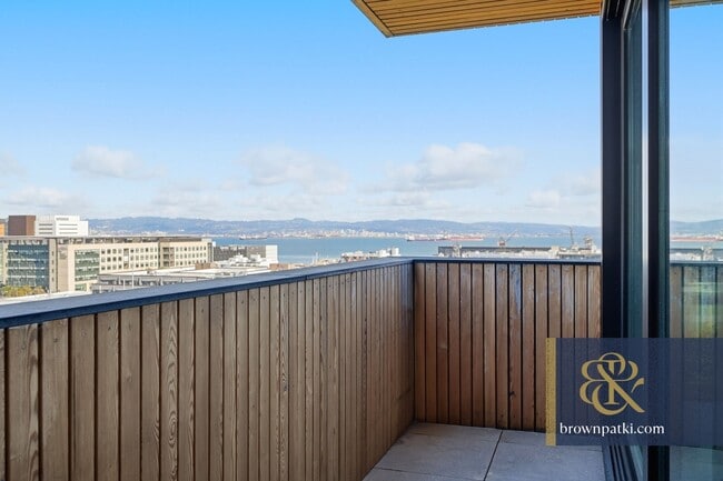 Photo - 335 Pennsylvania Ave