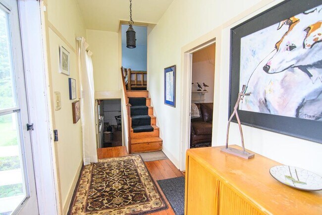 Photo - 23613 Front St