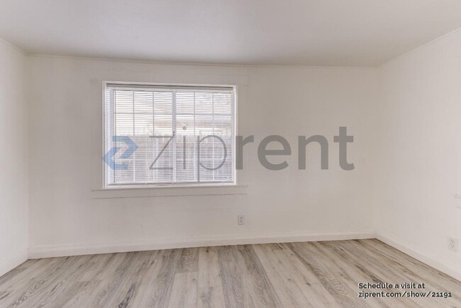 Photo - 3829 Belden St