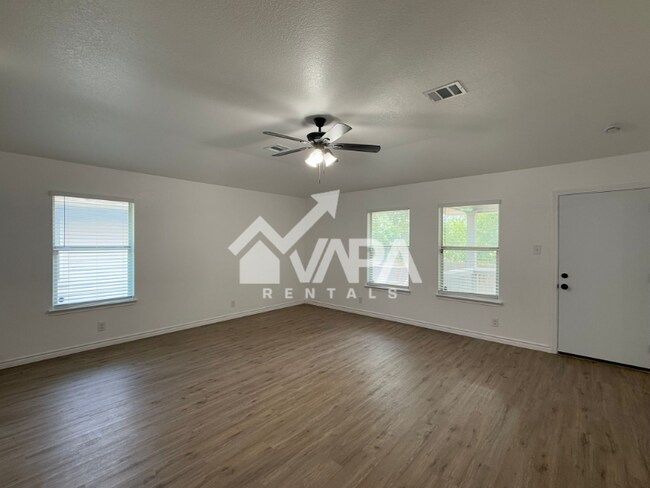 Photo - 9159 Everton