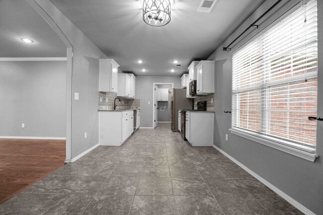 Photo - Beautiful 3 Bed 2 Bath home ready for move in! All new carpeting!