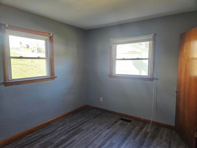 Photo - Single Family Rental Home - 3BR-1BA - New Haven MO 63068