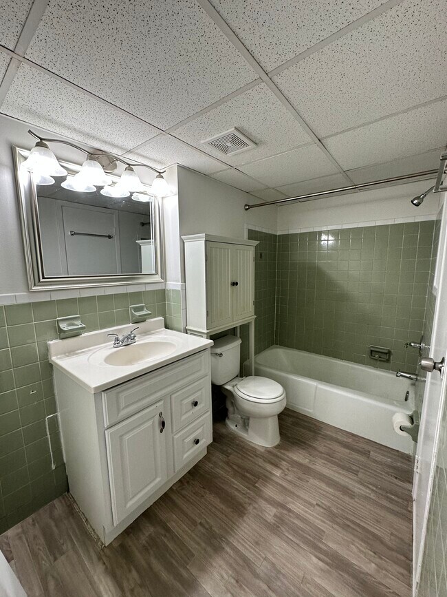 316 White Horse Pike Condo Condo for Rent in West Collingswood, NJ