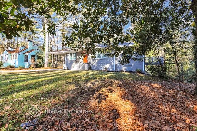 Photo - 1843 Campbellton Rd SW