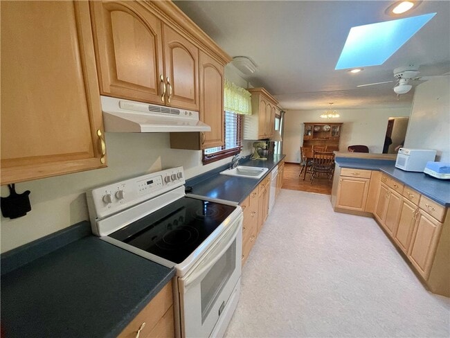 Photo - 3630 W 10th St