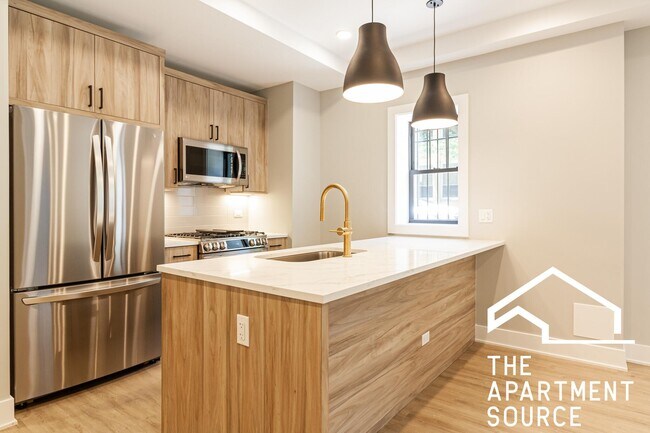 Photo - 2457 W Logan Blvd Unidad GDN