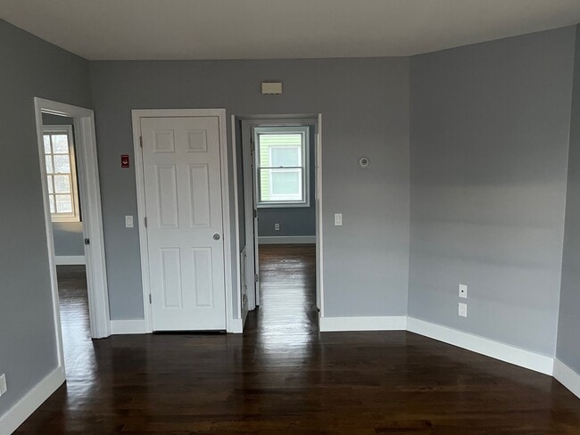 Living room - 508 William St Unit 2nd Floor