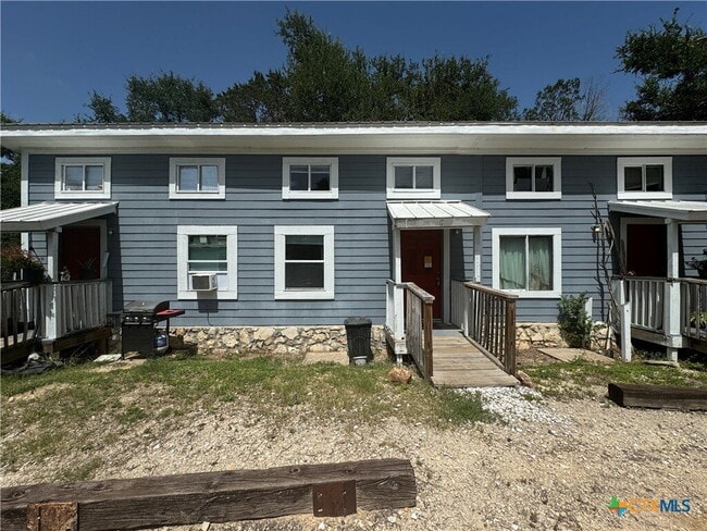 Building Photo - 1108 W McCarty Ln