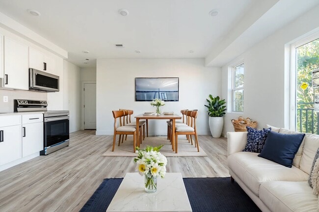 Photo - 809 Diamond St Unit 809 Diamond St B01