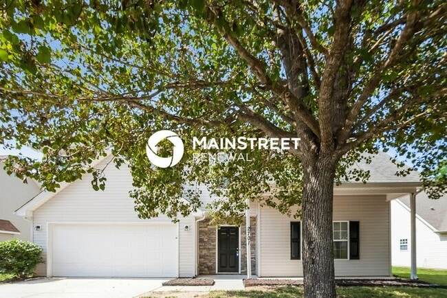 Building Photo - 3 Bedroom Pet-Friendly Home in Gastonia, NC with Main Street Renewal