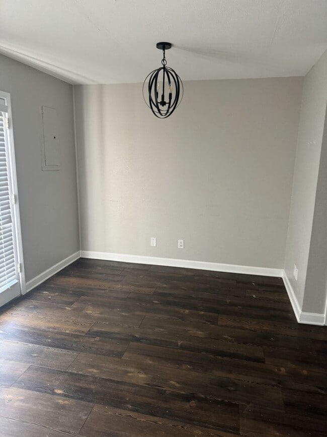 1802 Jackson Ave W