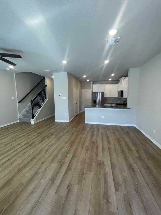 Photo - 8024 Scanlan Trl