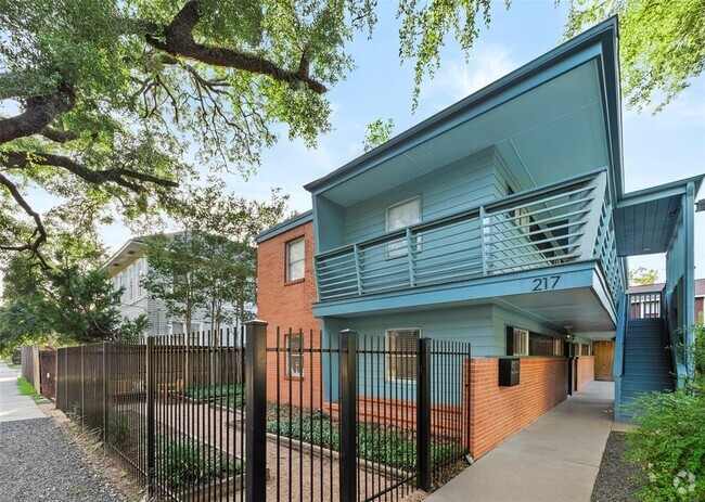 Building Photo - 217 E 12th St Unit 1 Rental