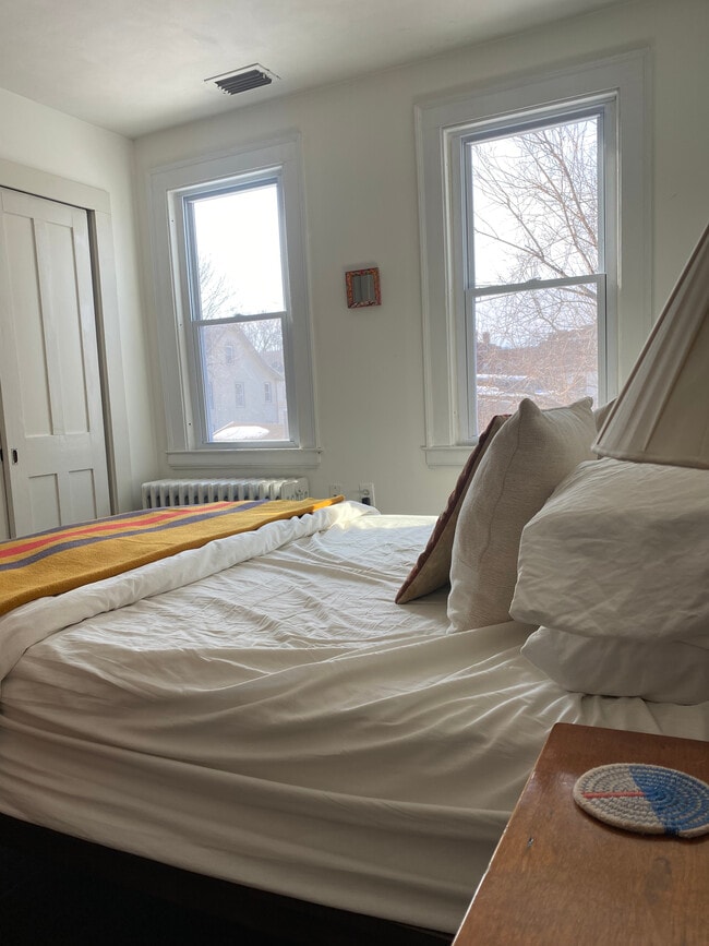 Primary bedroom overlooks backyard - 20 Clark St Unidad 2ndfloor