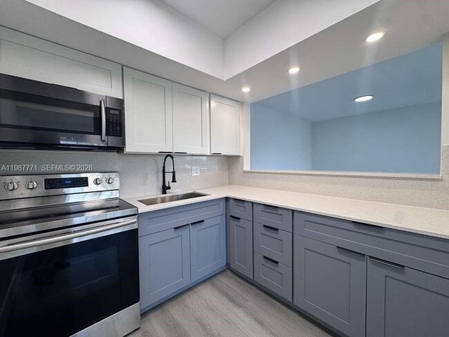 Photo - 455 Golden Isles Dr Unit 203