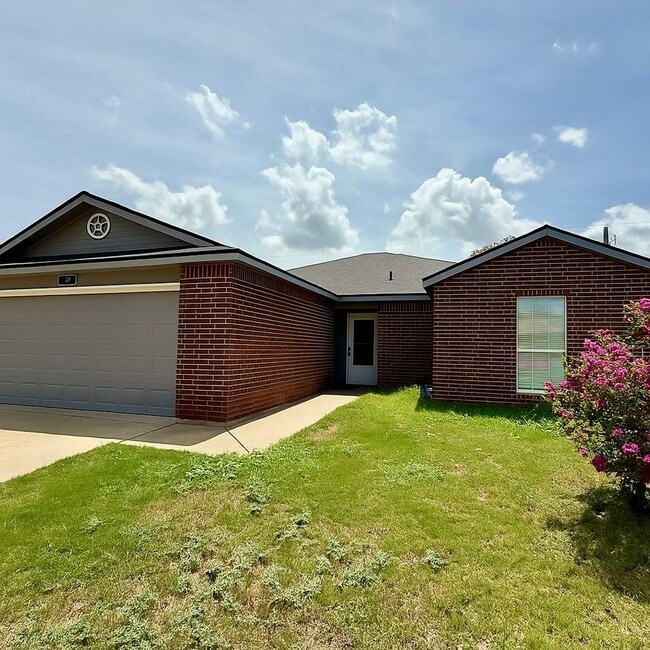 Building Photo - Quaint four bedroom home in Belton availab...