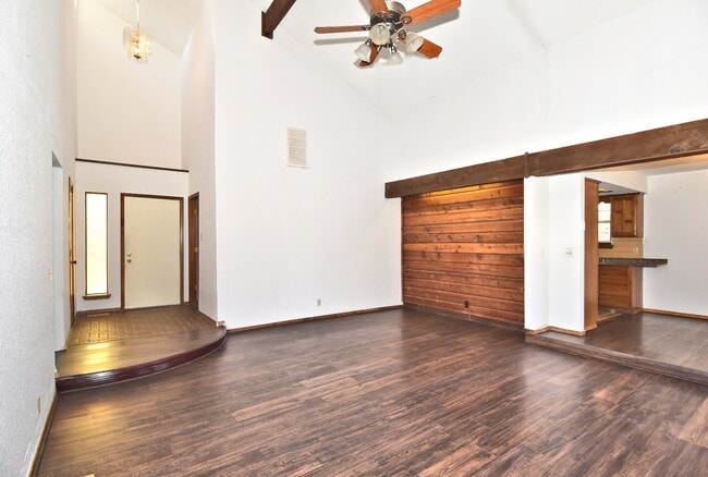 Photo - 2208 W Memphis St